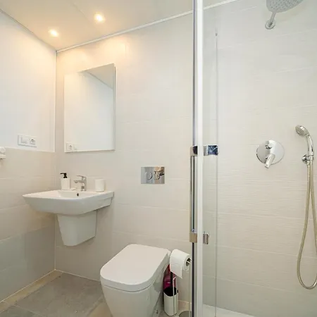 Mimosa Apartment *